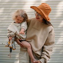 Load image into Gallery viewer, Oversized mikina Mamalatte Capuccino