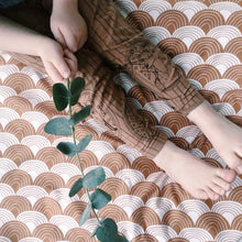 Load image into Gallery viewer, Prostěradlo Rainbows cinnamon brown