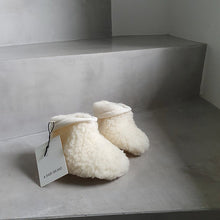 Load image into Gallery viewer, Wool booties
