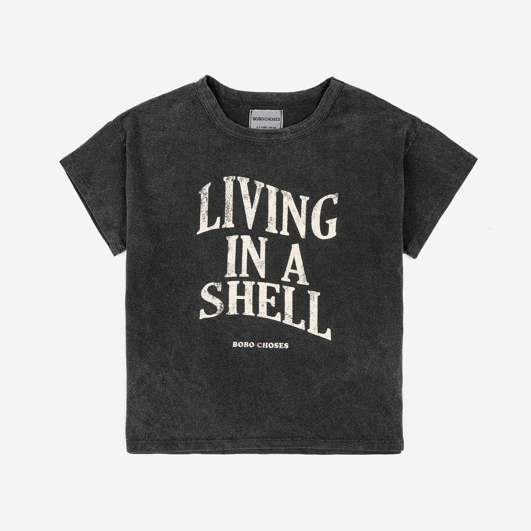 Living in a shell tee